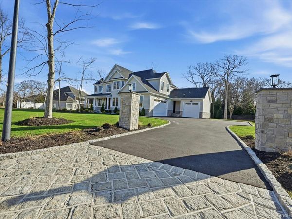 75 Crescent Court , Wading River, NY 11792