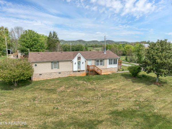 335 Keeble Rd , Maryville, TN 37804