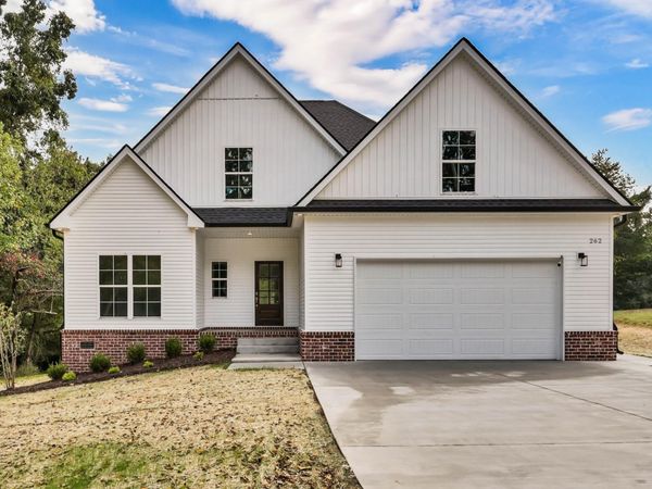 262 Rossview Rd , Clarksville, TN 37043