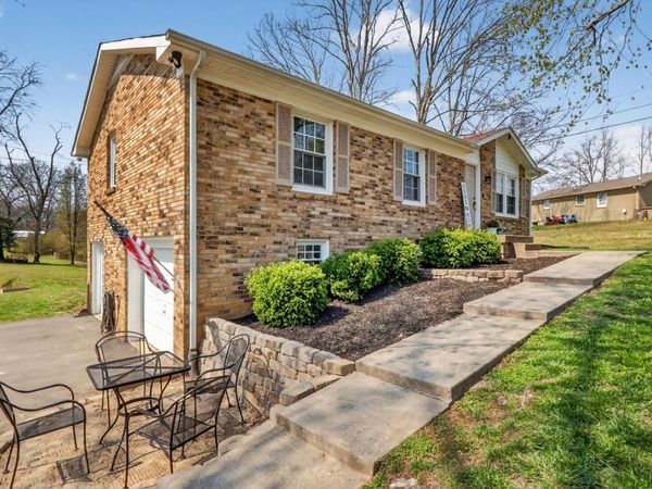 115 Spanish Ct , Dickson, TN 37055