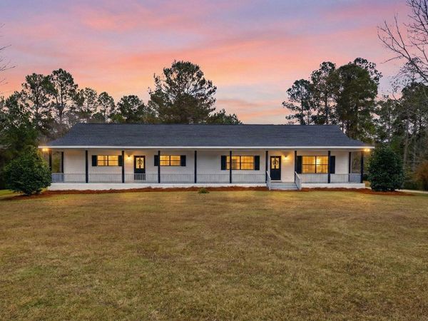 21 Sunset Hills Rd., Laurel, MS 39443
