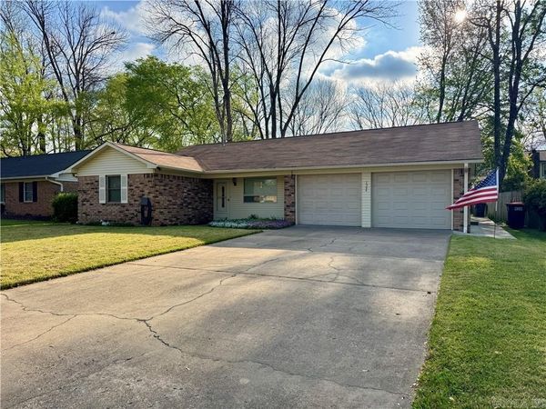 1504 Knoxville N , Russellville, AR 72801