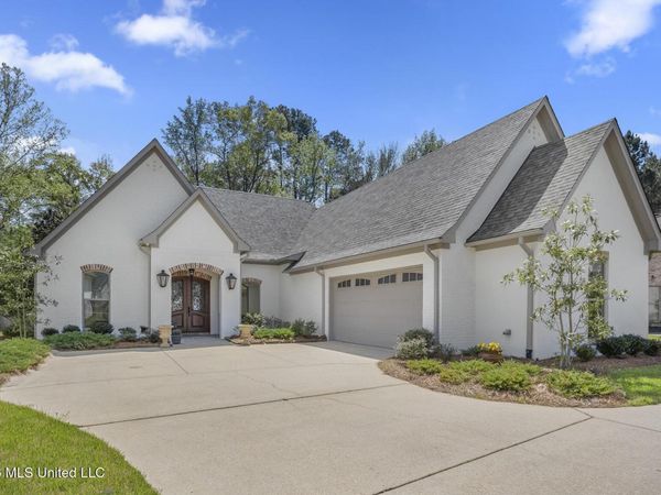 711 S Chickasaw Drive, Flowood, MS 39232