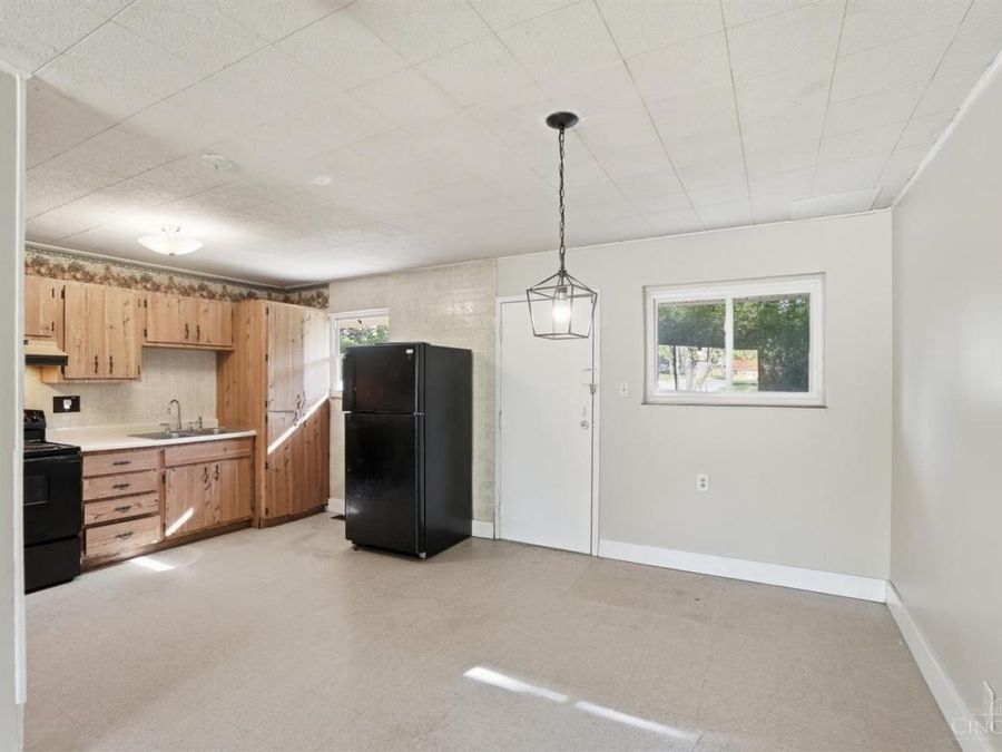 8796 Neptune Drive, Springfield Township, OH 45231 Photo 11