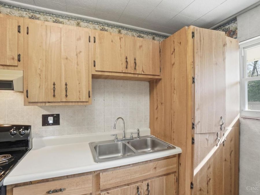8796 Neptune Drive, Springfield Township, OH 45231 Photo 14