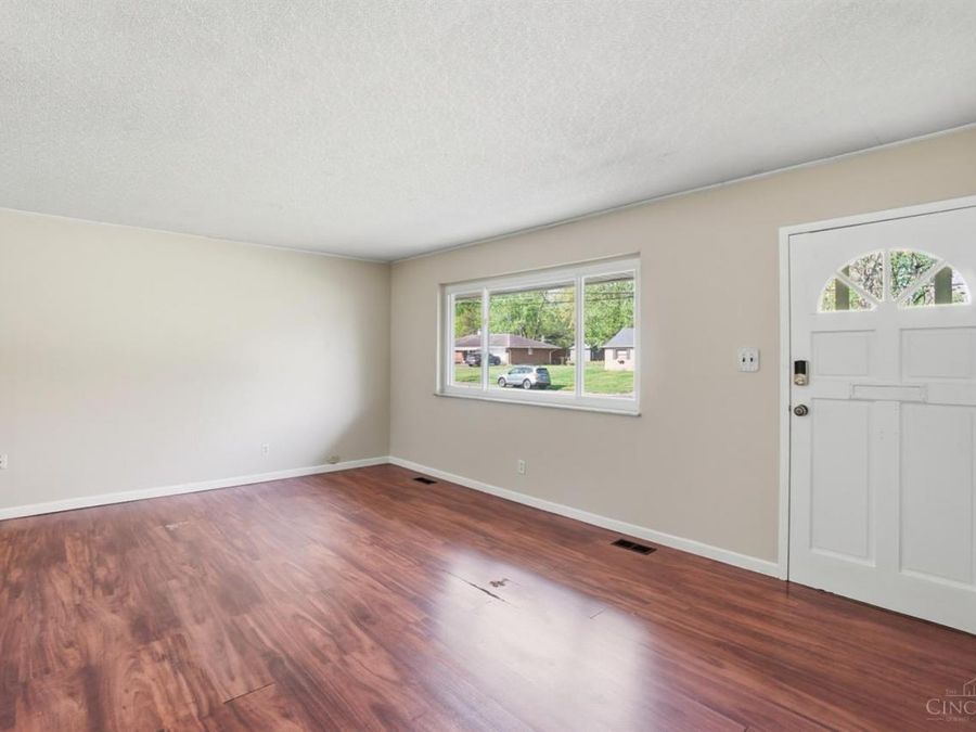 8796 Neptune Drive, Springfield Township, OH 45231 Photo 7