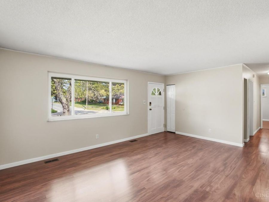 8796 Neptune Drive, Springfield Township, OH 45231 Photo 9
