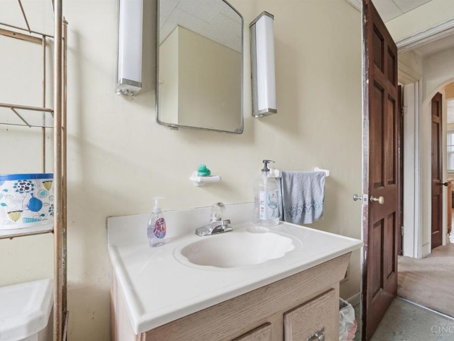 3294 Alpine Place, Cincinnati, OH 45211 Photo 25
