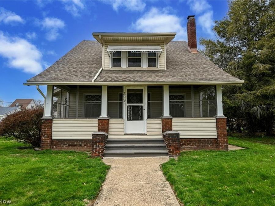 329 Redwood Street SW, Beach City, OH 44608 Photo 1