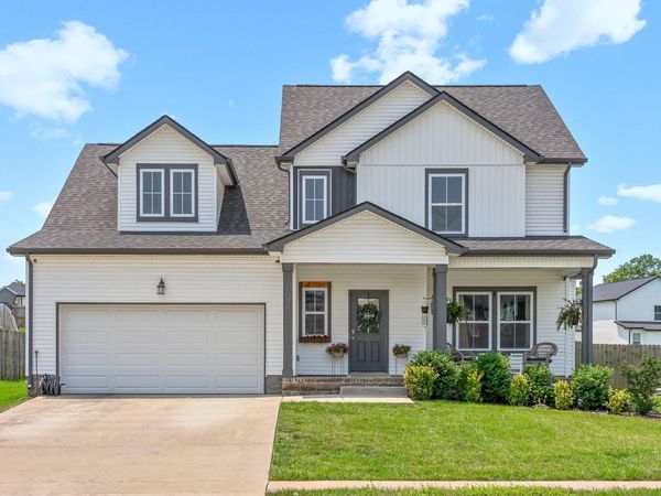 1098 Eagles View Dr , Clarksville, TN 37040