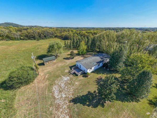 1064 Lauderdale Ln , Bethpage, TN 37022