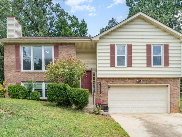 1215 Verkler Dr , Clarksville, TN 37042