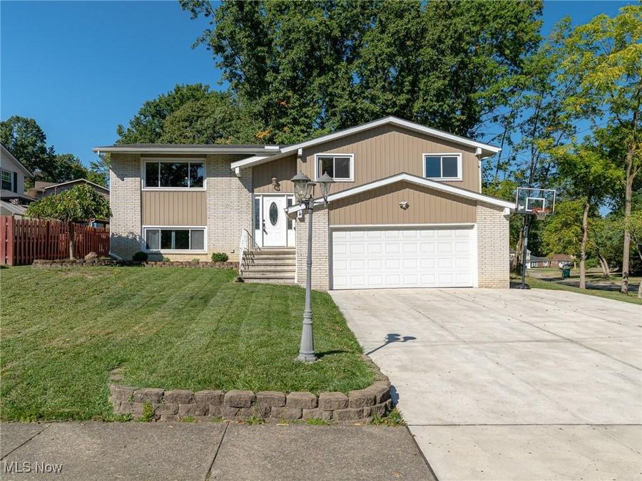 6650 Parkgate Oval , Seven Hills, OH 44131 Photo 1