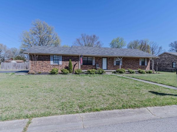 1307 Daniel , Paragould, AR 72450
