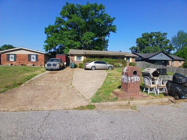 4983 VICKIE DR, Memphis, TN 38109