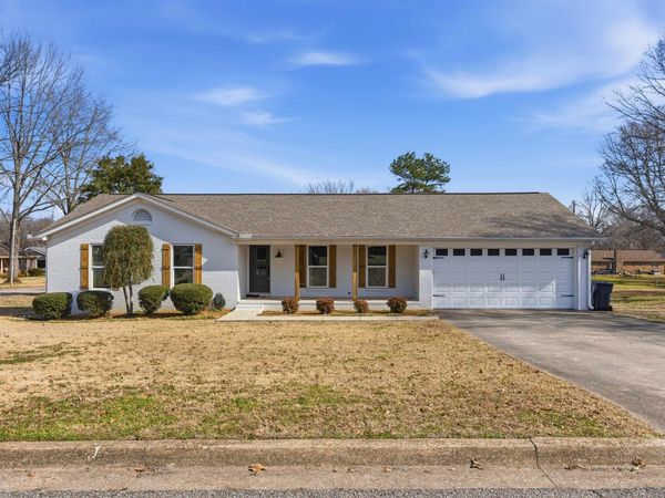 222 BARRETT ST, Bolivar, TN 38008