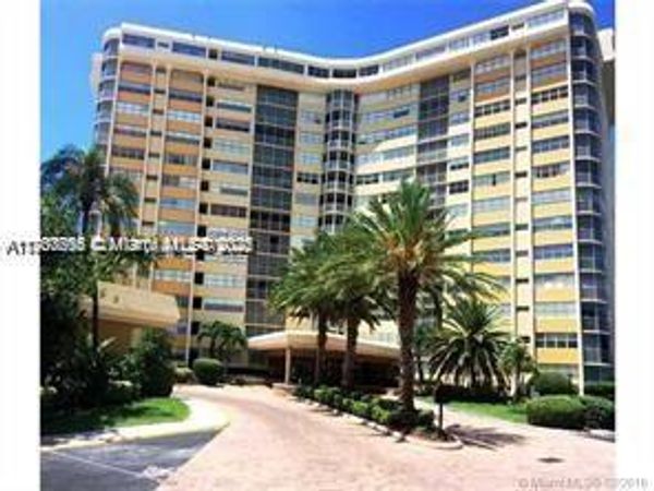 100 W Golden Isles Dr , Unit 811, Hallandale Beach, FL 33009
