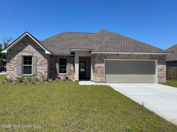 17 Bear Point Way, Long Beach, MS 39560