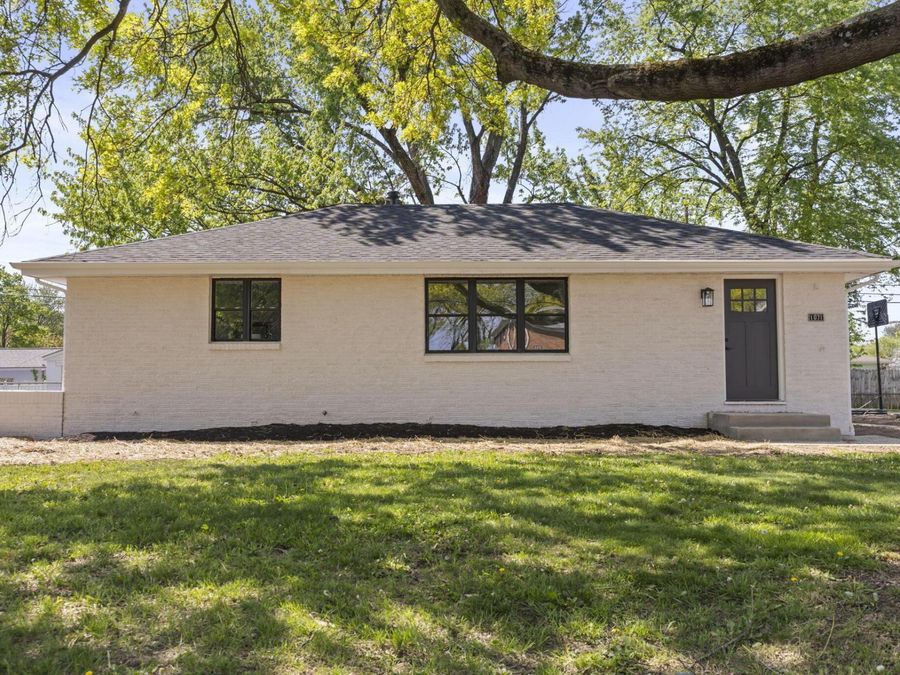 1071 Loring Road , Columbus, OH 43224 Photo 1