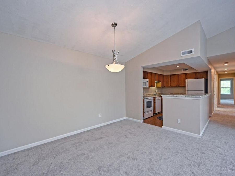 1080 Wittshire Lane, Unit E, Anderson Township, OH 45255 Photo 9