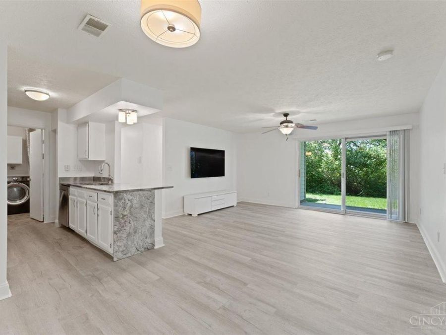 8839 Eagleview Drive, Unit 4, West Chester, OH 45069 Photo 6