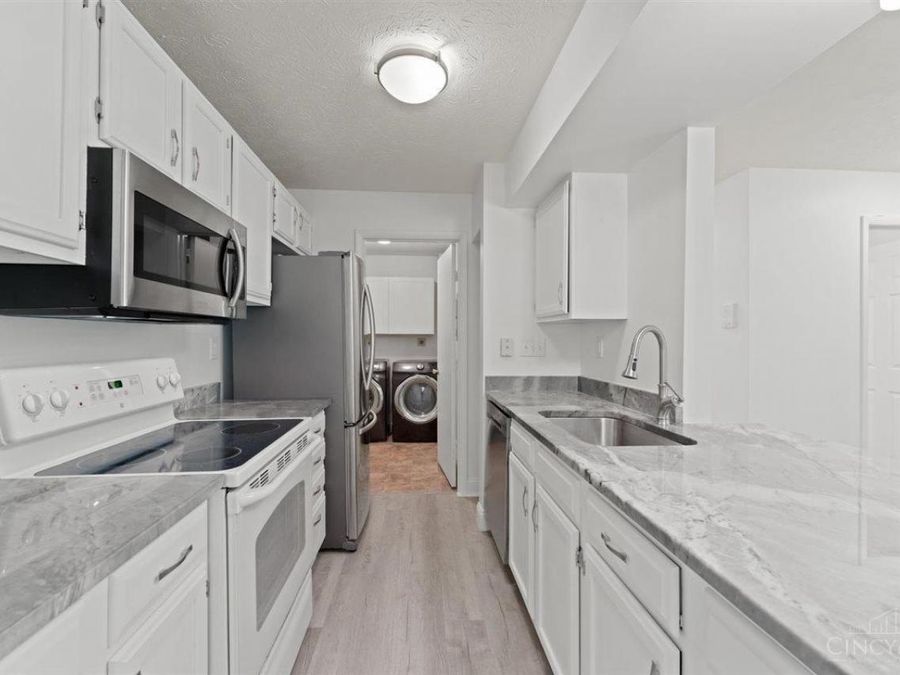 8839 Eagleview Drive, Unit 4, West Chester, OH 45069 Photo 9
