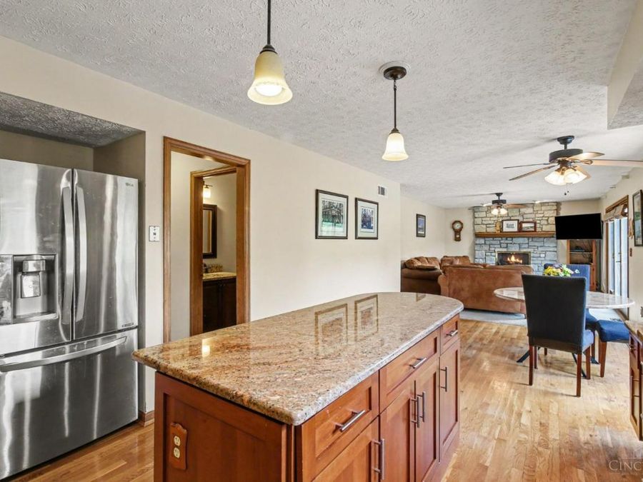914 Cedarpark Drive, Delhi Township, OH 45233 Photo 2