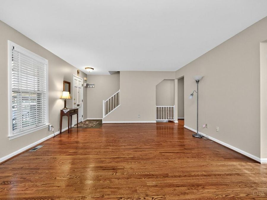 33 Creekwood Square, Glendale, OH 45246 Photo 11
