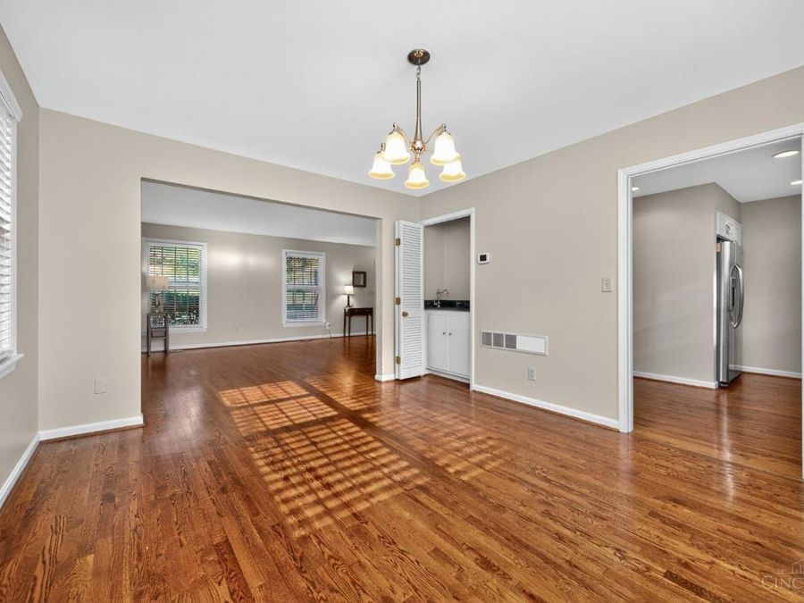 33 Creekwood Square, Glendale, OH 45246 Photo 16