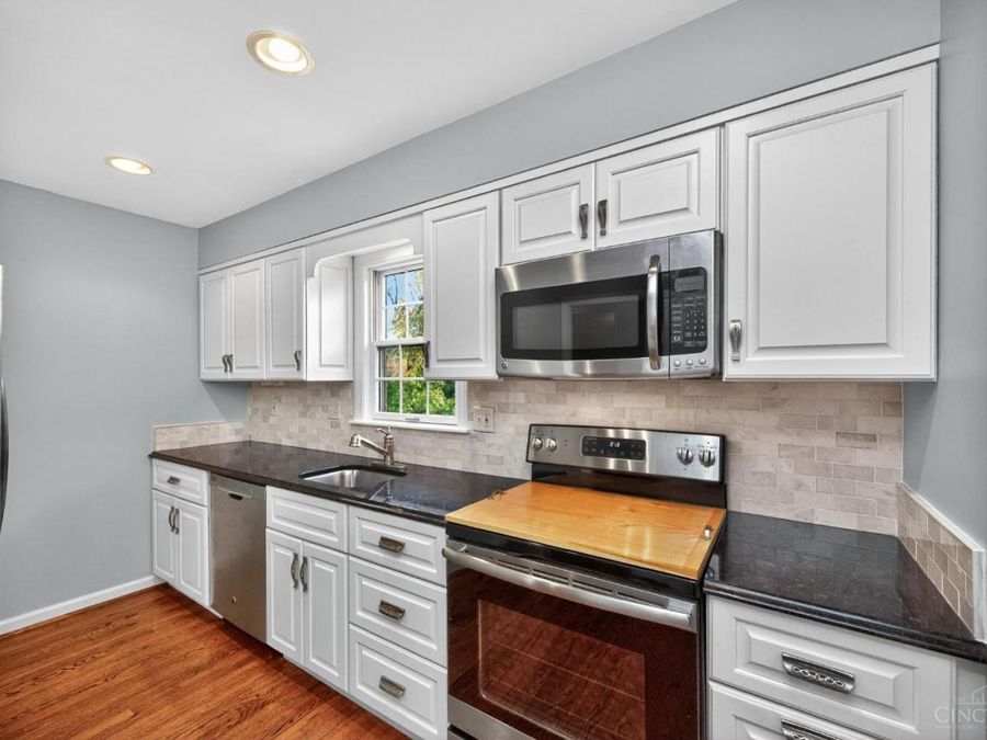 33 Creekwood Square, Glendale, OH 45246 Photo 19