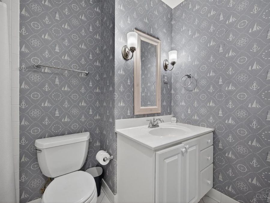 33 Creekwood Square, Glendale, OH 45246 Photo 35