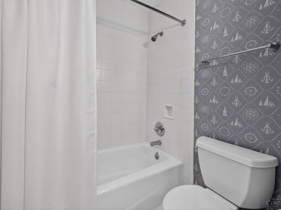 33 Creekwood Square, Glendale, OH 45246 Photo 36