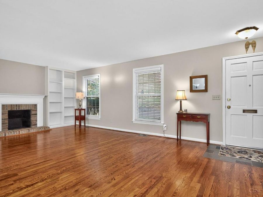 33 Creekwood Square, Glendale, OH 45246 Photo 6