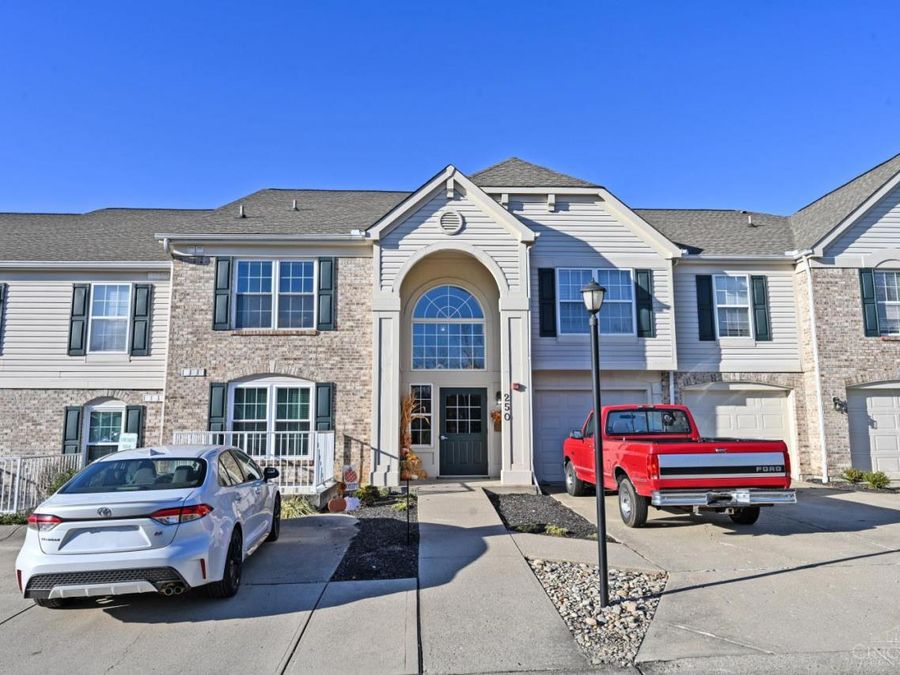 250 Postoak Lane, Unit I, Milford, OH 45150 Photo 2