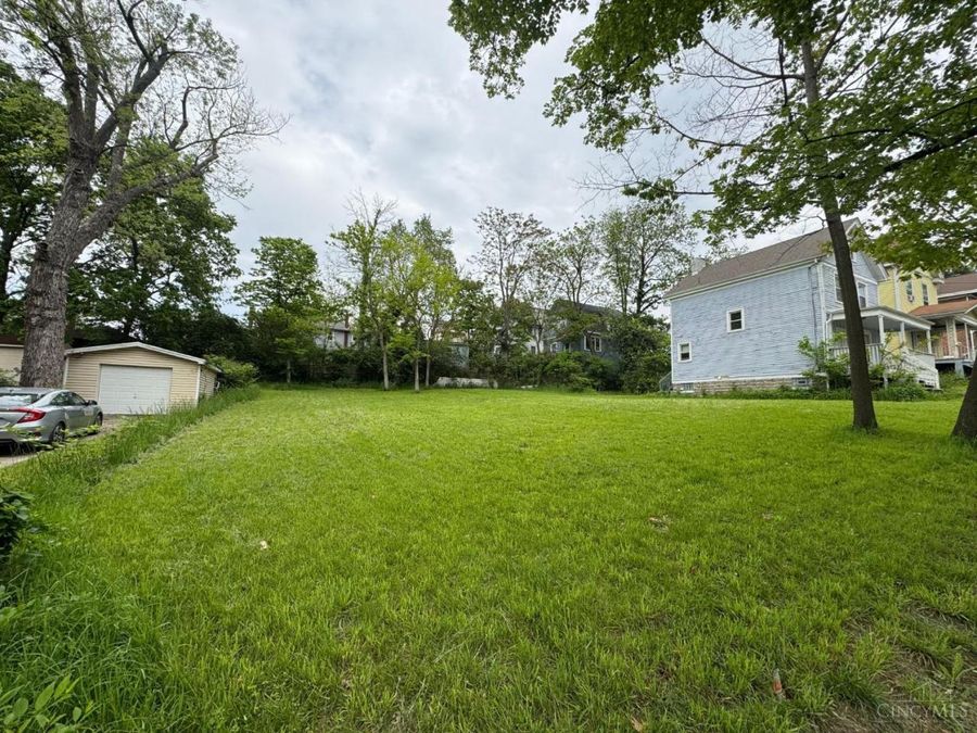 606 Riddle Road, Cincinnati, OH 45220 Photo 1