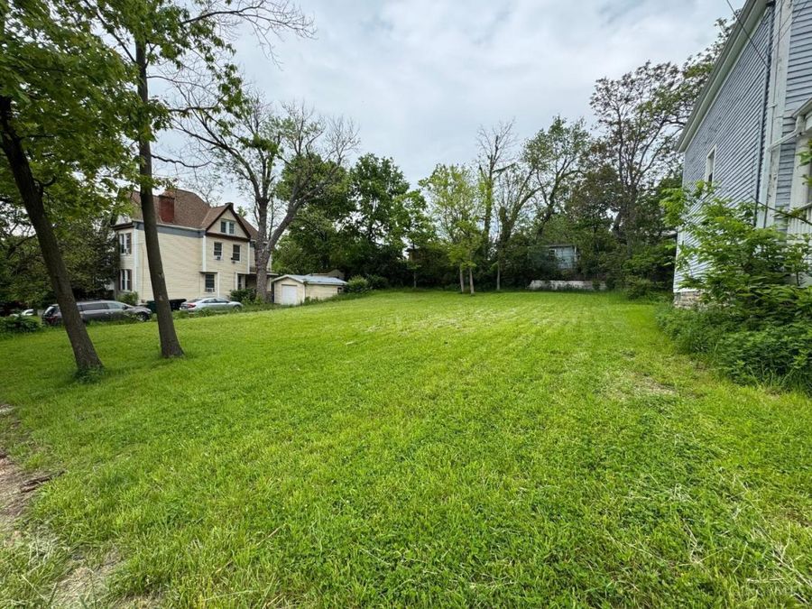 606 Riddle Road, Cincinnati, OH 45220 Photo 2