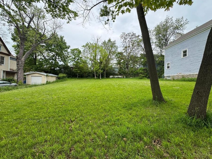 606 Riddle Road, Cincinnati, OH 45220 Photo 3