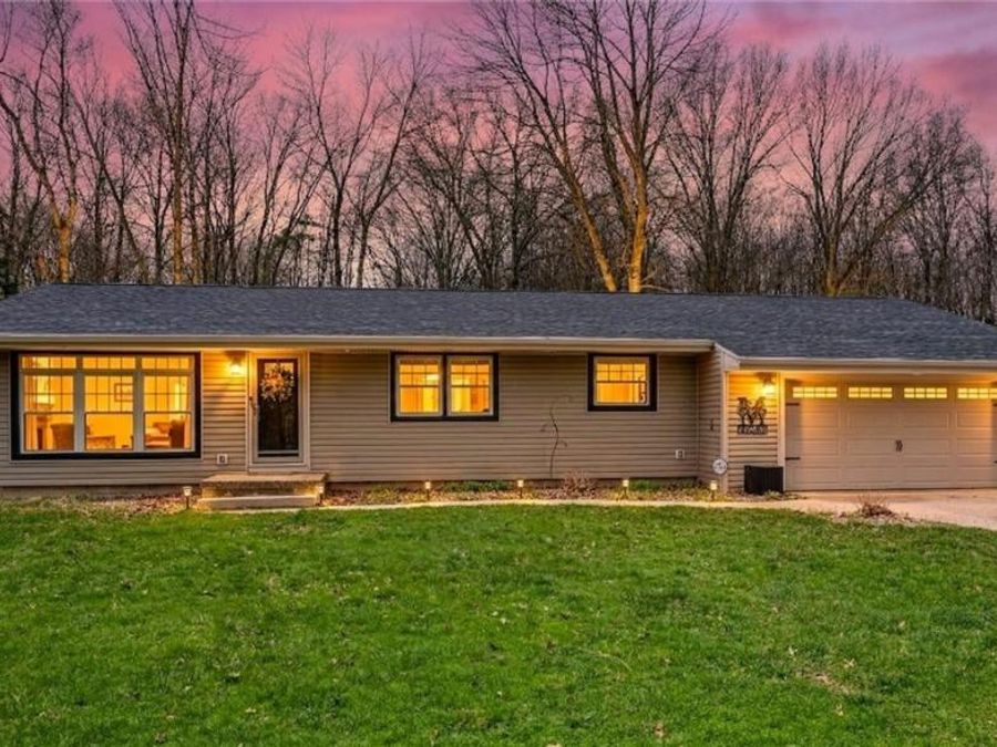 4624 Everhart Drive , Green, OH 44720 Photo 1