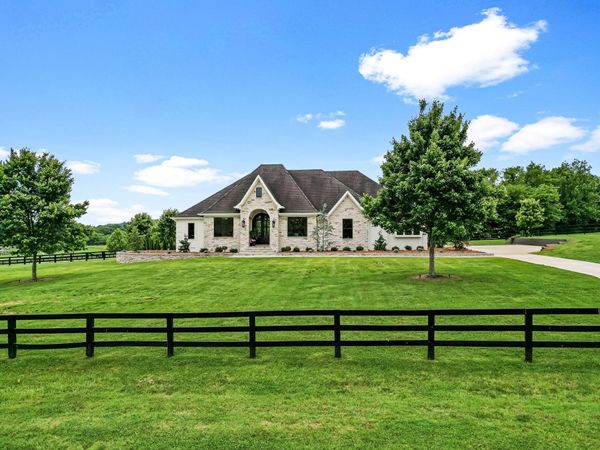 108 Nestledown Xing , Bell Buckle, TN 37020