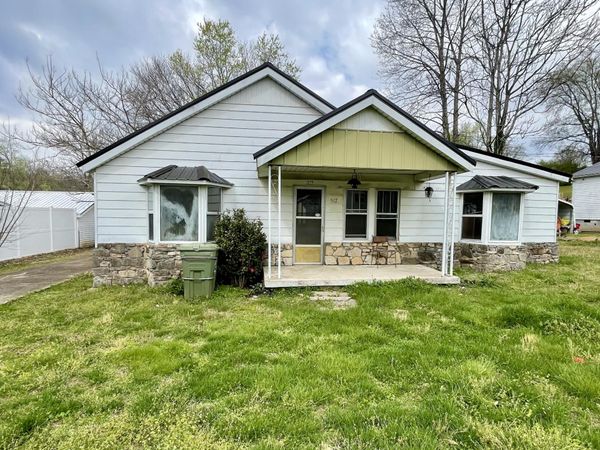 517 Hayes Ave , Lawrenceburg, TN 38464