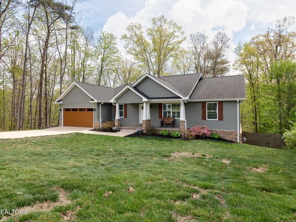 1504 Bird Rd , Lenoir City, TN 37771