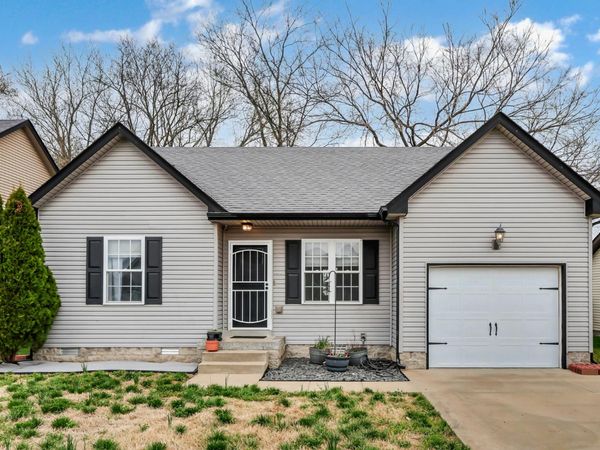 560 Falkland Cir , Clarksville, TN 37042