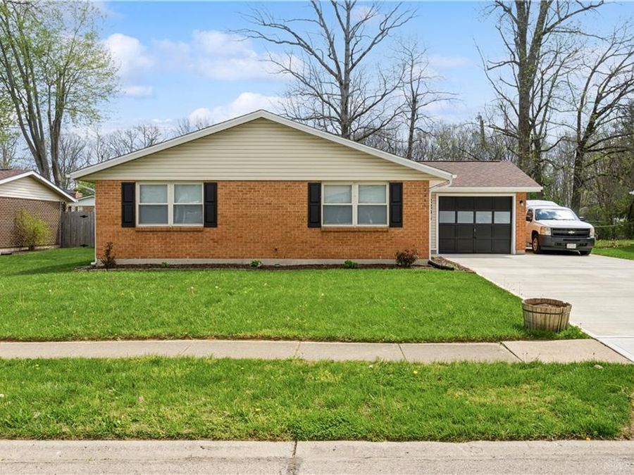 2246 Chapel Drive, Fairborn, OH 45324 Photo 1