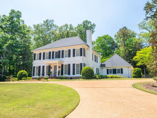 205 Wood Ridge, Starkville, MS 39759
