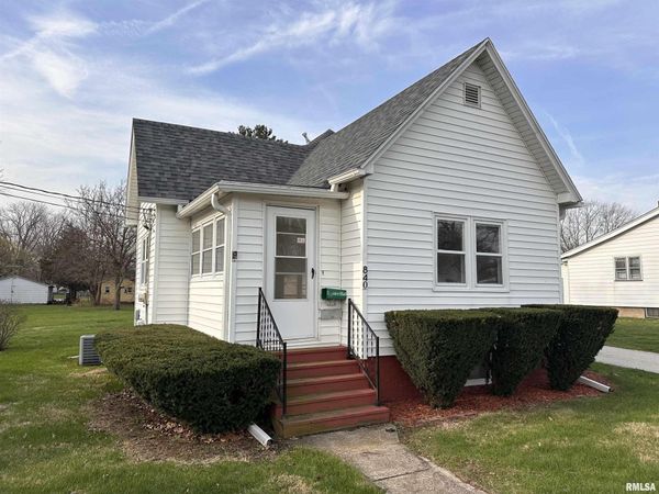 840 E 4TH Street, Galesburg, IL 61401