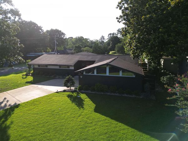 427 Riverview Cr, Florence, AL 35630