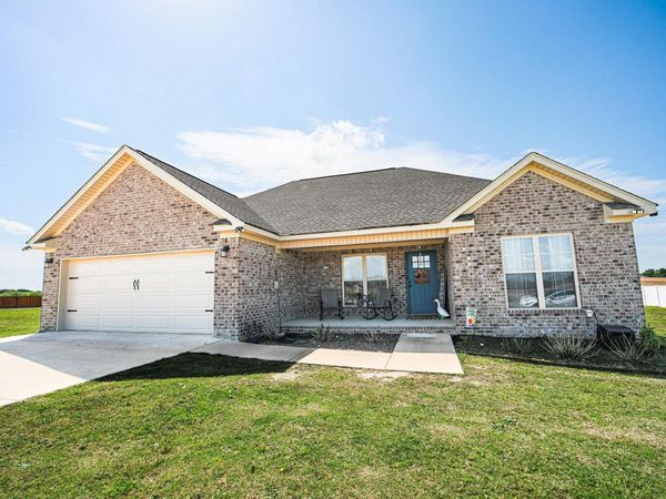 915 Co Rd 31, Killen, AL 35645