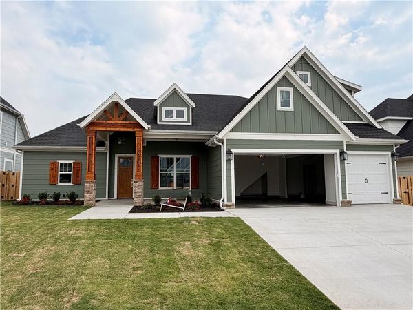 2704 Lunar Avenue , Lowell, AR 72745