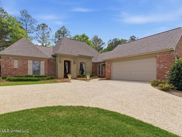69 Bridgefield Turn , Hattiesburg, MS 39402