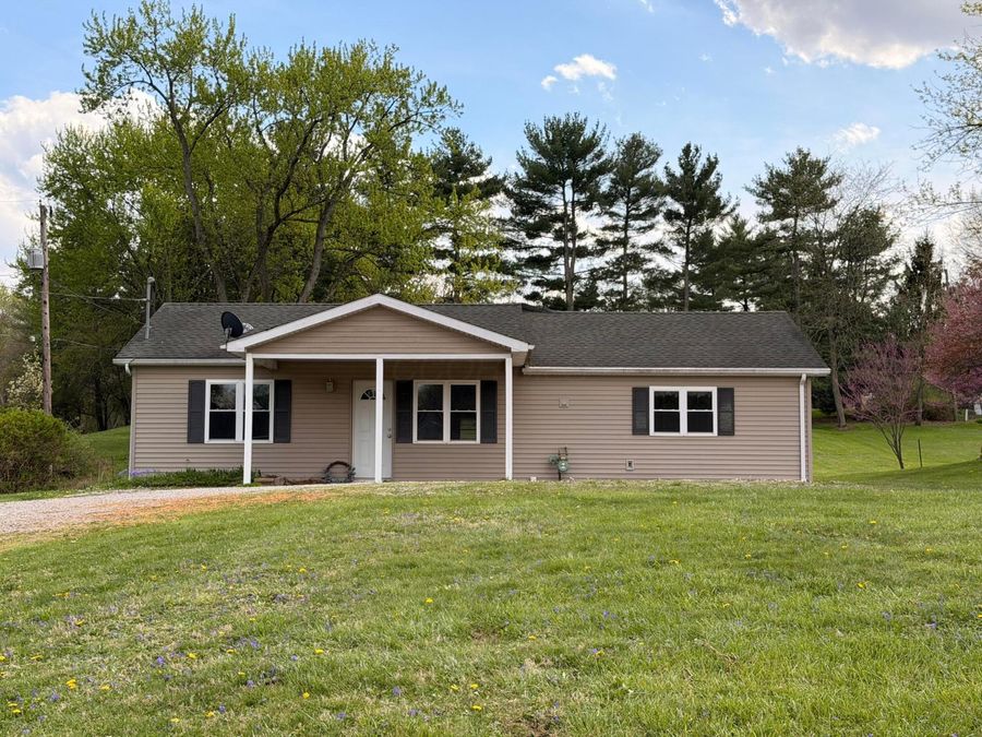 1289 Rainbow Drive NE, Lancaster, OH 43130 Photo 1
